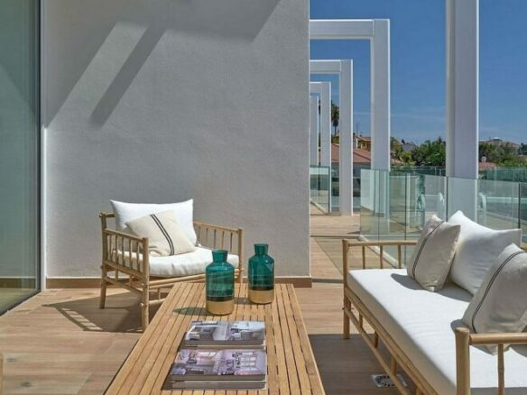 Contemporary villa with rooftop terrace and sea views Nagueles Marbella