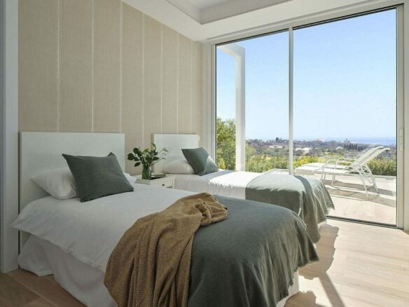 Contemporary villa with rooftop terrace and sea views Nagueles Marbella