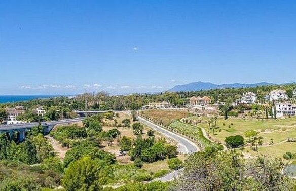 Contemporary villa with rooftop terrace and sea views Nagueles Marbella