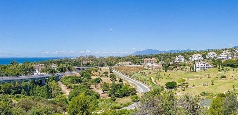 Contemporary villa with rooftop terrace and sea views Nagueles Marbella