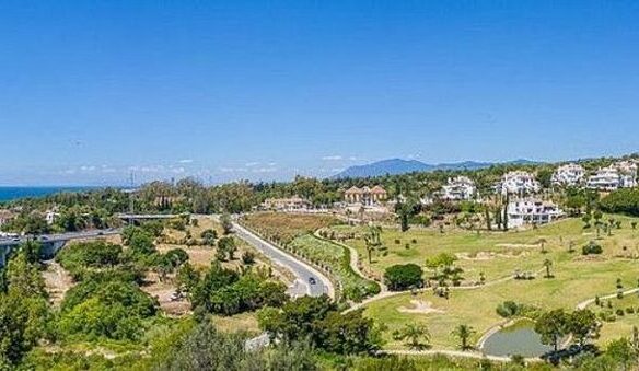 Contemporary villa with rooftop terrace and sea views Nagueles Marbella
