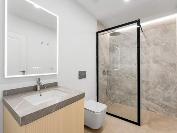 South-facing contemporary villa with sea views and pool in Valle Romano, Estepona