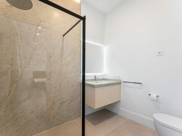 South-facing contemporary villa with sea views and pool in Valle Romano, Estepona