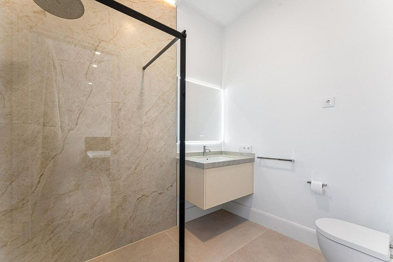 South-facing contemporary villa with sea views and pool in Valle Romano, Estepona
