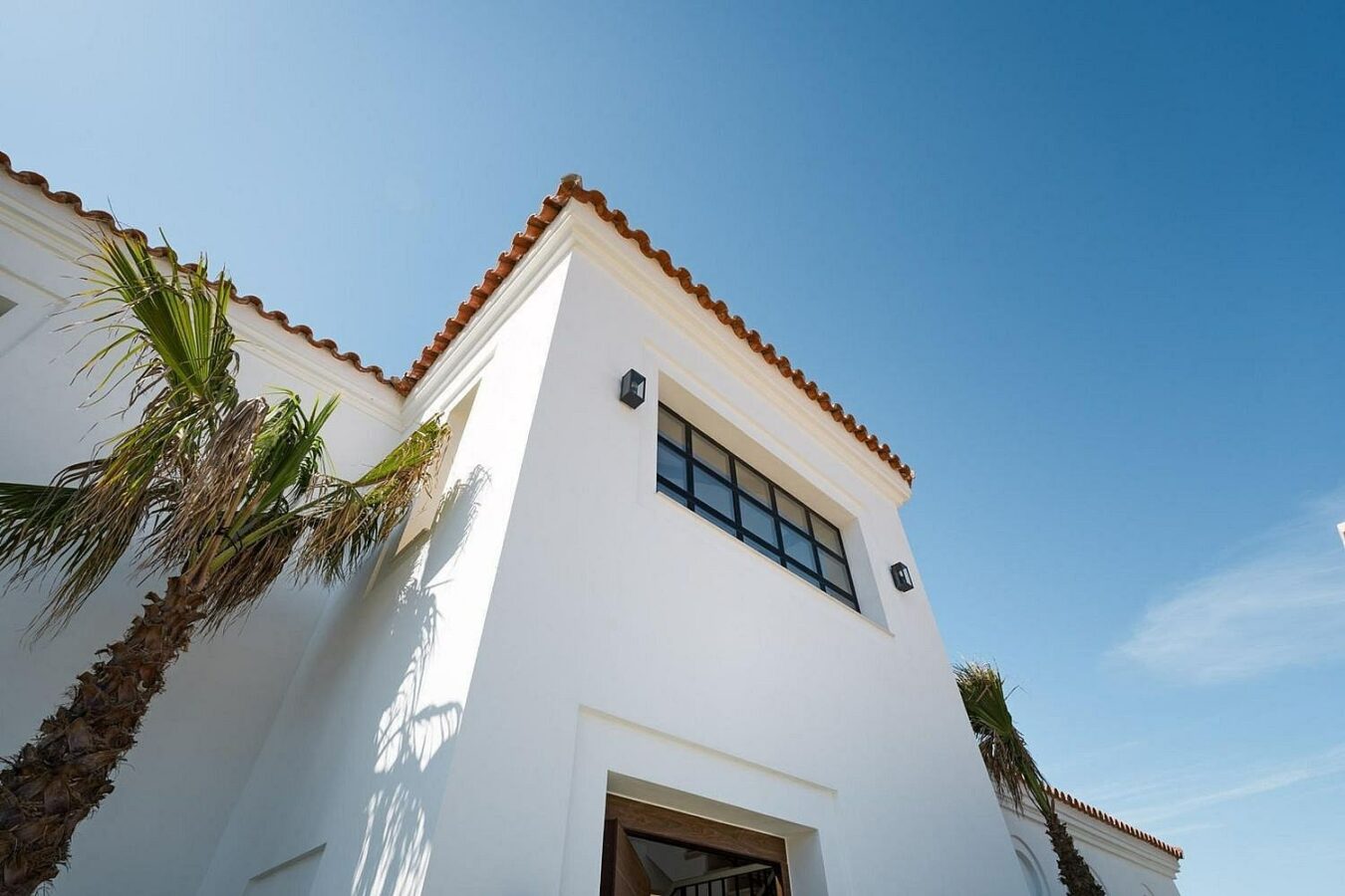 South-facing contemporary villa with sea views and pool in Valle Romano, Estepona