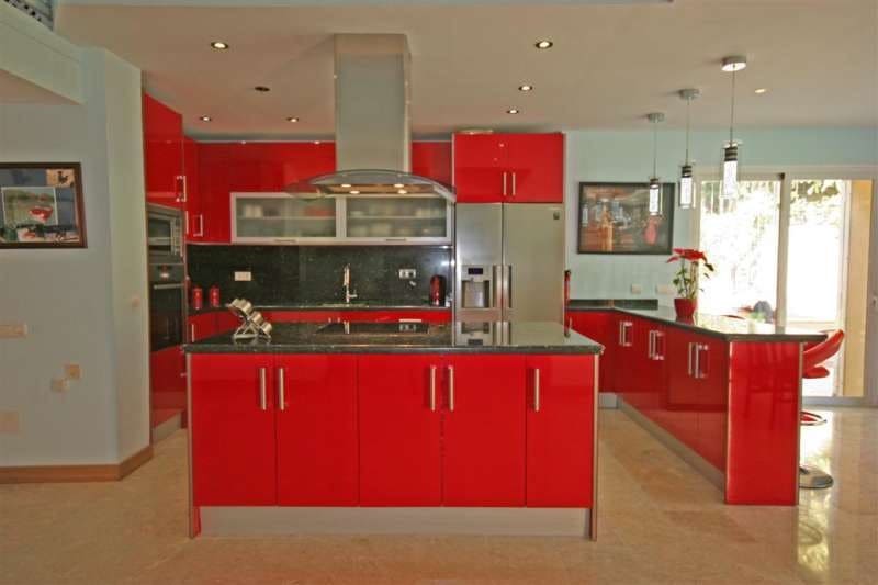 FOR SALE 🏡 South-Facing Villa near Los Naranjos Golf – Nueva Andalucía, Marbella 🇪🇸