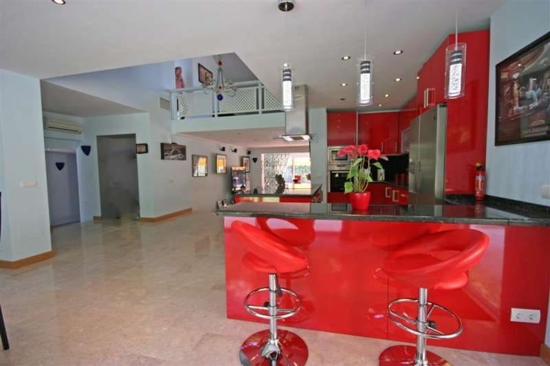FOR SALE 🏡 South-Facing Villa near Los Naranjos Golf – Nueva Andalucía, Marbella 🇪🇸