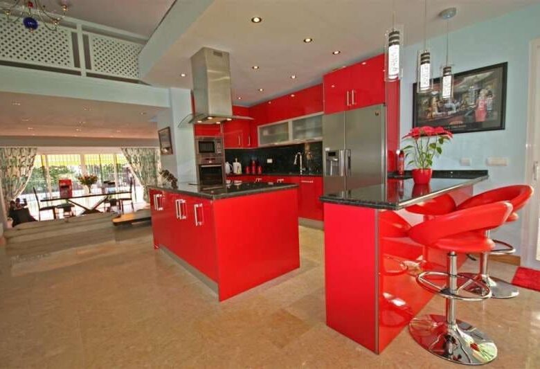 FOR SALE 🏡 South-Facing Villa near Los Naranjos Golf – Nueva Andalucía, Marbella 🇪🇸