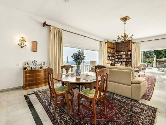 Elevated villa with panoramic sea views and pool in La Montua, Marbella
