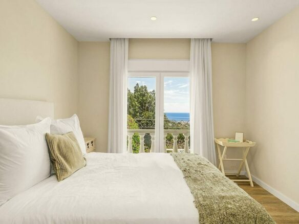 Elevated villa with panoramic sea views and pool in La Montua, Marbella