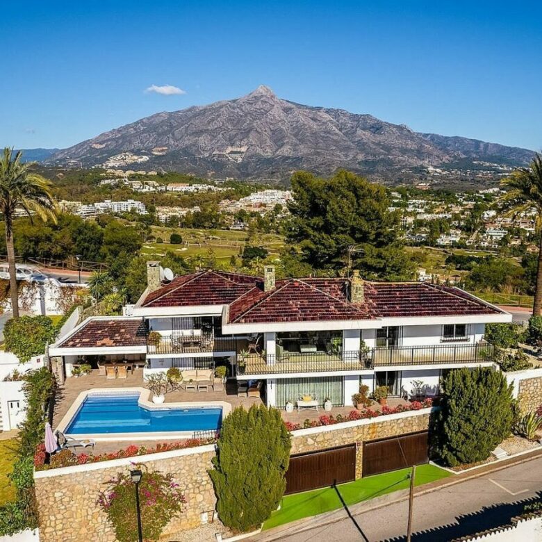 FOR SALE 🏡 Elevated Villa with Panoramic Sea and Golf Views – Nueva Andalucía, Marbella 🇪🇸
