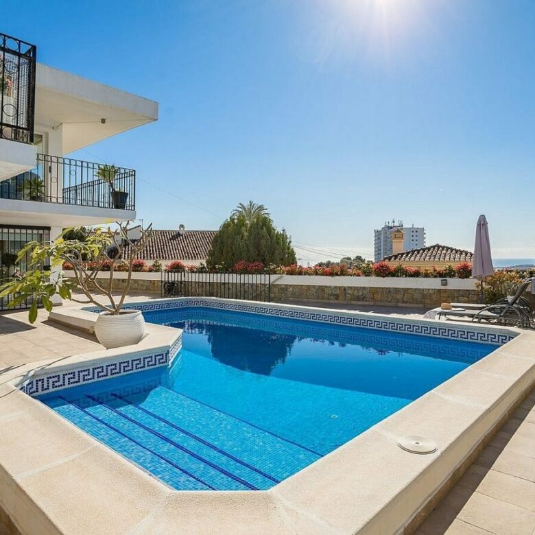 Elevated villa with panoramic sea and golf views in Nueva Andalucia, Marbella