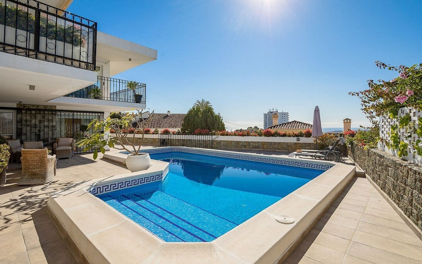 Elevated villa with panoramic sea and golf views in Nueva Andalucia, Marbella