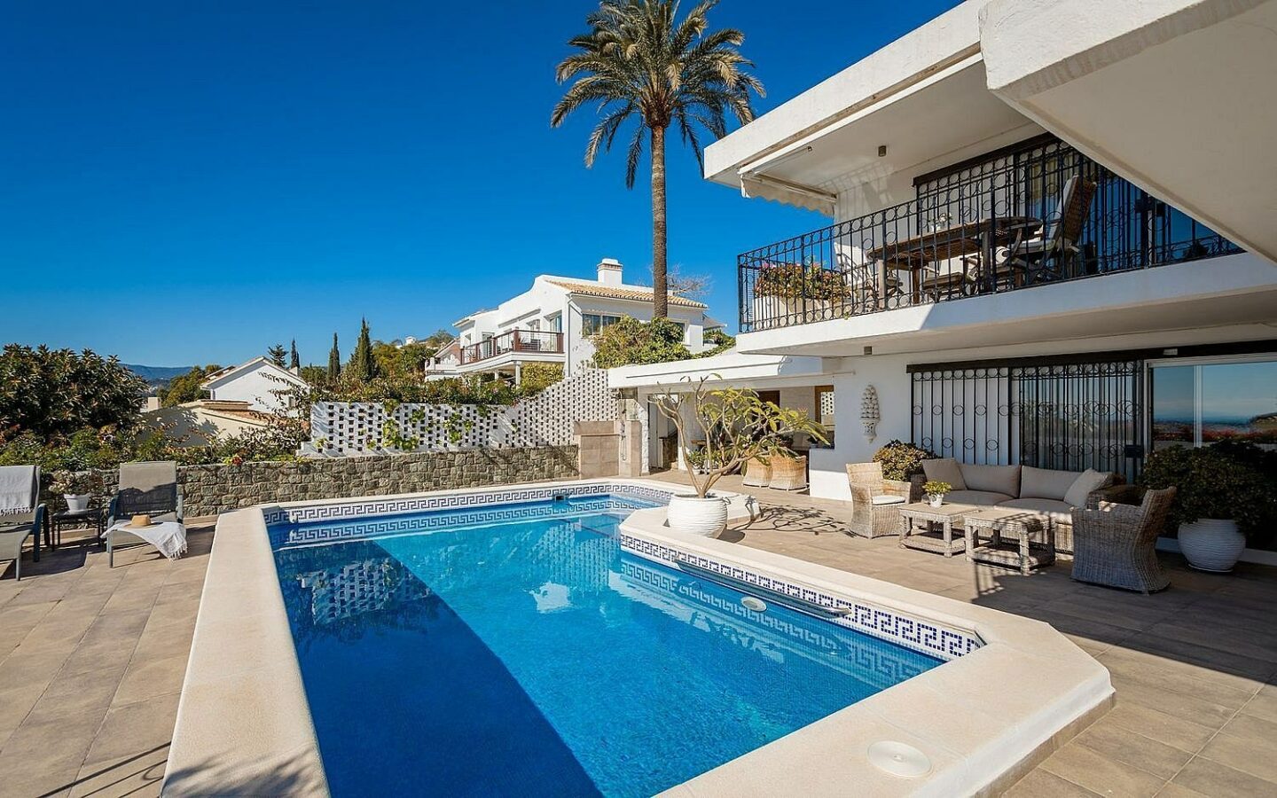 Elevated villa with panoramic sea and golf views in Nueva Andalucia, Marbella