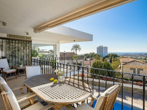 Elevated villa with panoramic sea and golf views in Nueva Andalucia, Marbella