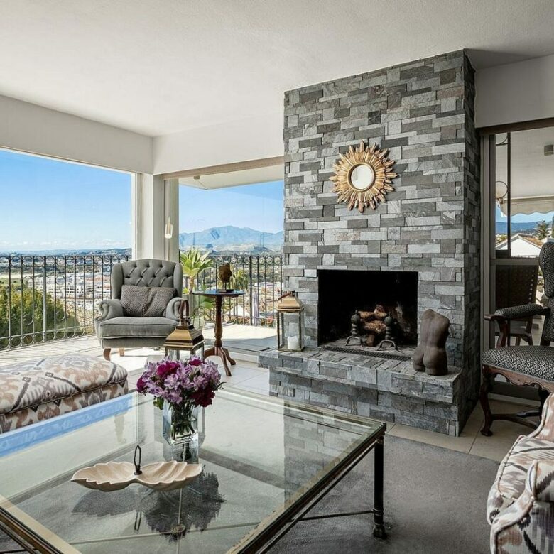 Elevated villa with panoramic sea and golf views in Nueva Andalucia, Marbella