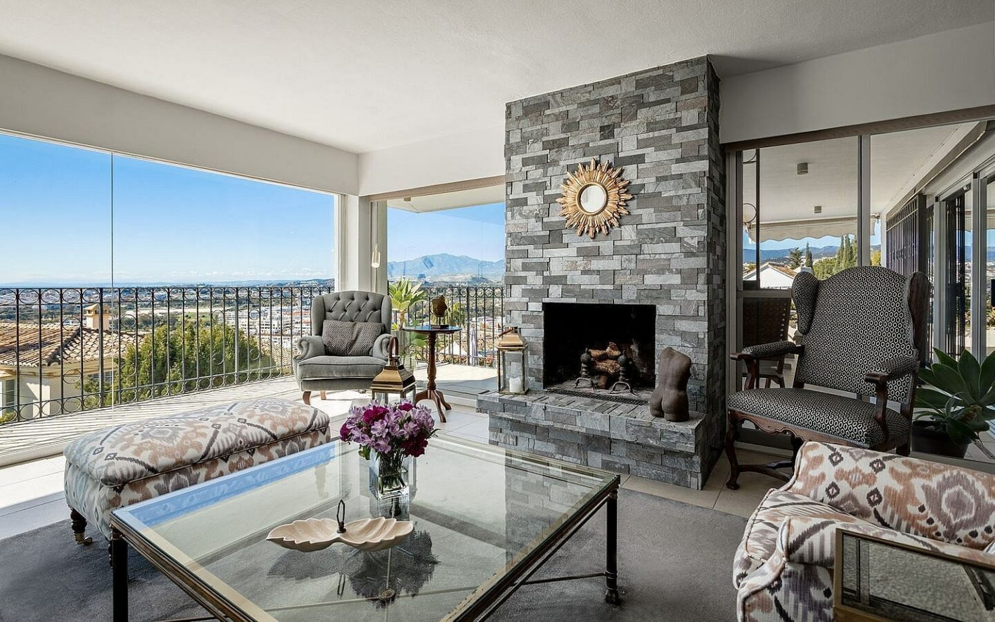 Elevated villa with panoramic sea and golf views in Nueva Andalucia, Marbella