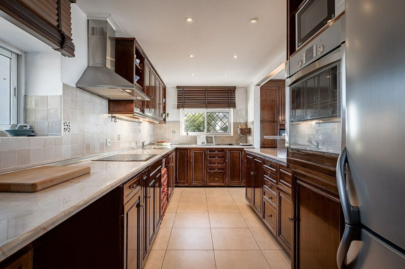 Elevated villa with panoramic sea and golf views in Nueva Andalucia, Marbella