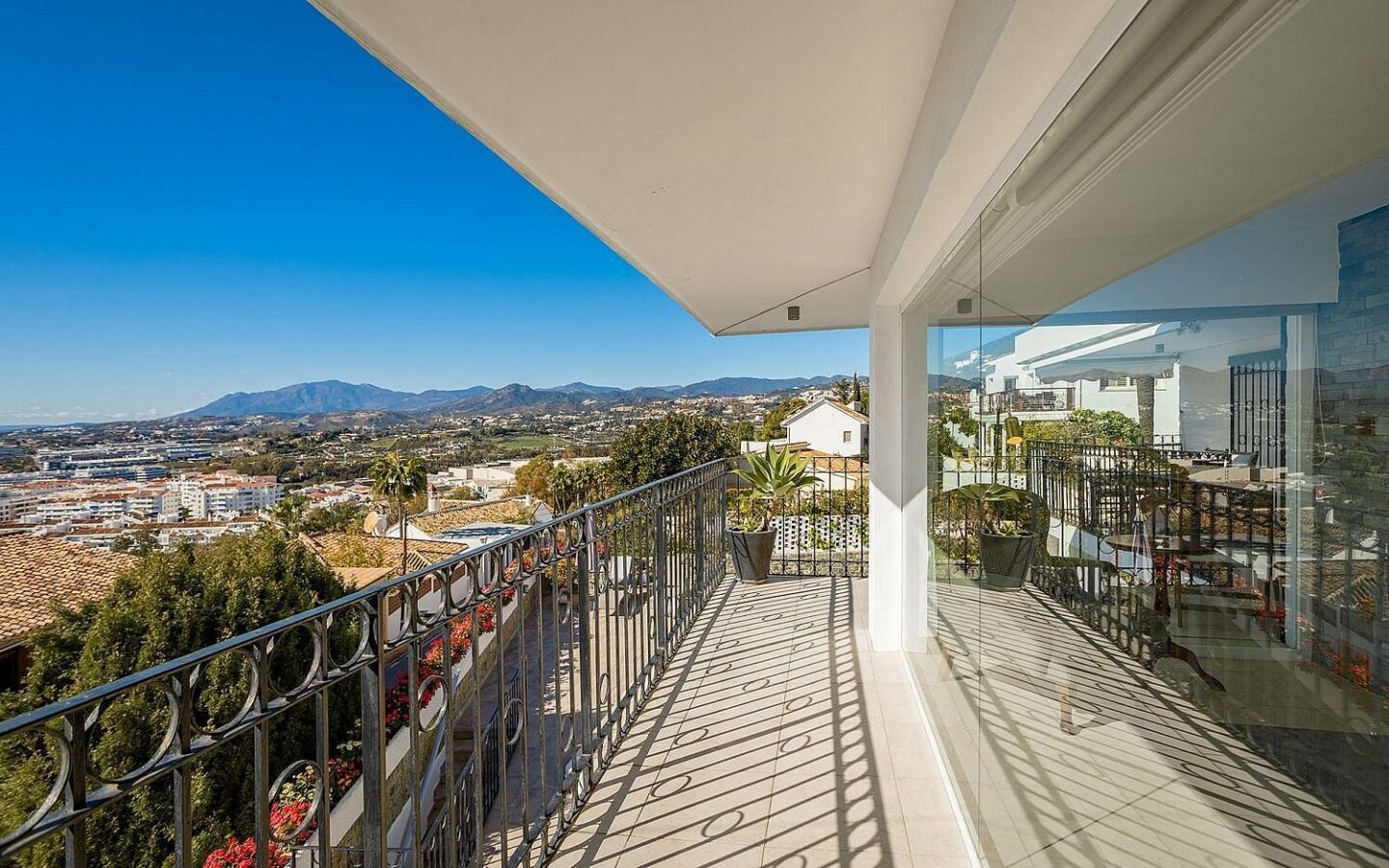 Elevated villa with panoramic sea and golf views in Nueva Andalucia, Marbella
