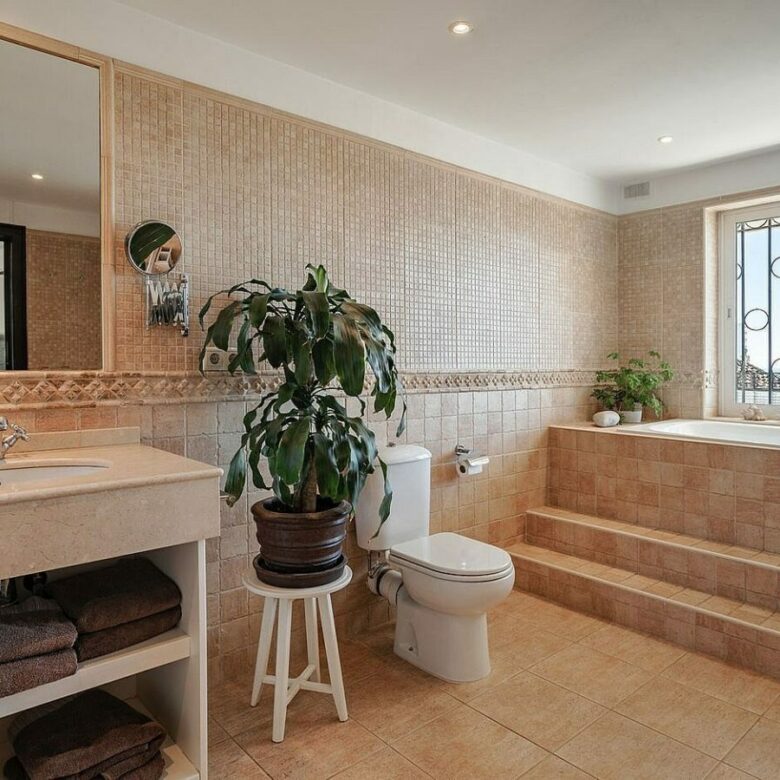 Elevated villa with panoramic sea and golf views in Nueva Andalucia, Marbella