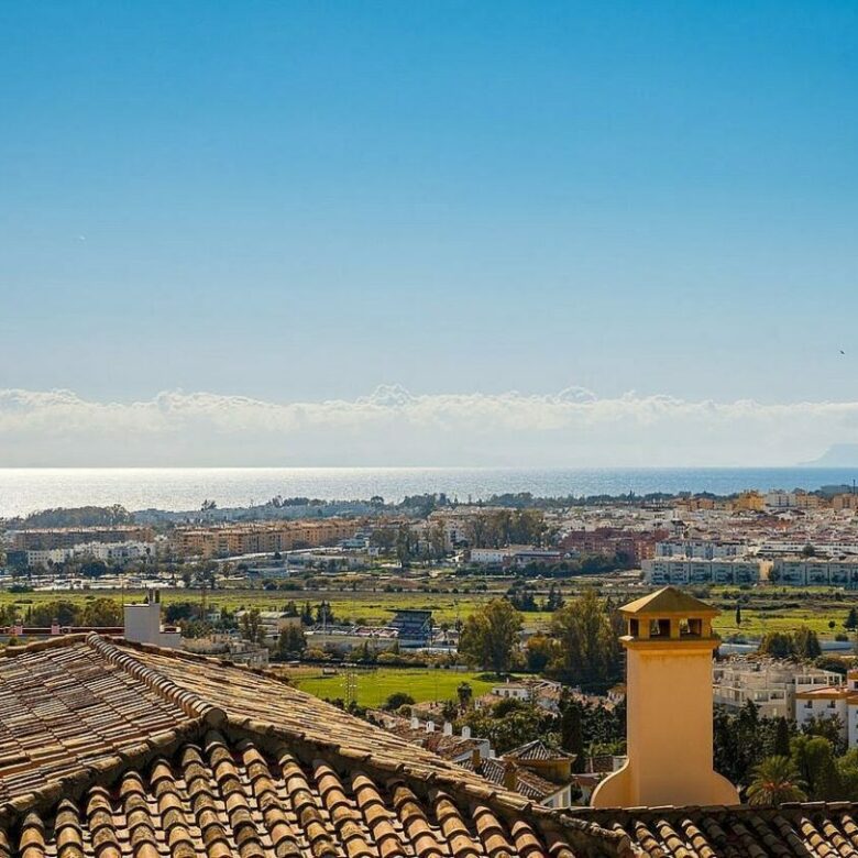 Elevated villa with panoramic sea and golf views in Nueva Andalucia, Marbella