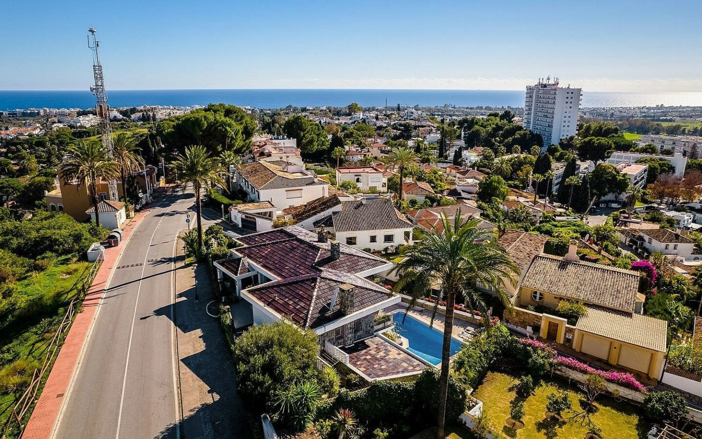 Elevated villa with panoramic sea and golf views in Nueva Andalucia, Marbella