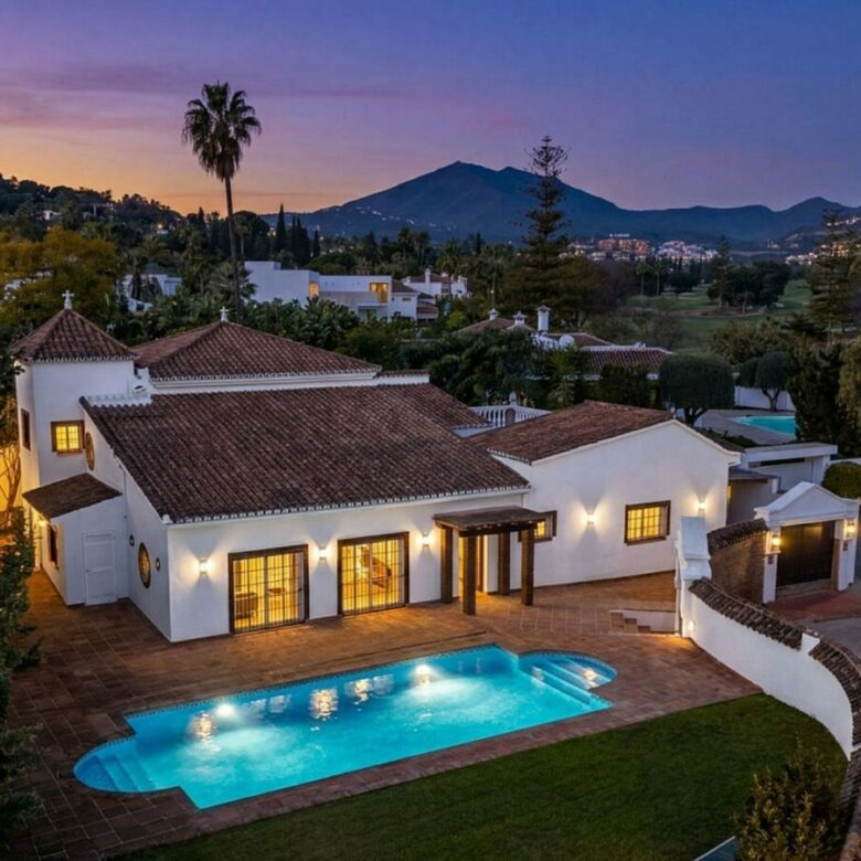 FOR SALE 🏡 Family Villa on a 1,000 m² Plot in the Golf Valley – Nueva Andalucía, Marbella 🇪🇸