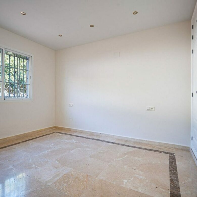 Family villa with pool on a large plot in the golf valley, Nueva Andalucia, Marbella