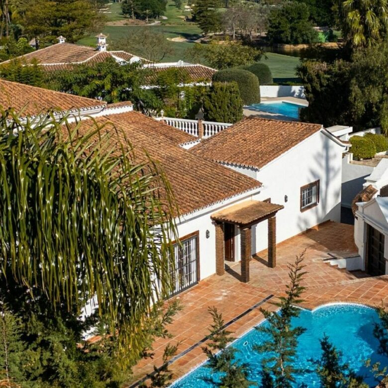 Family villa with pool on a large plot in the golf valley, Nueva Andalucia, Marbella