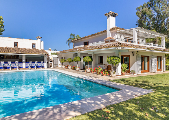 For sale – 2nd Line Beach Villa Cancelada , Estepona East 🌊