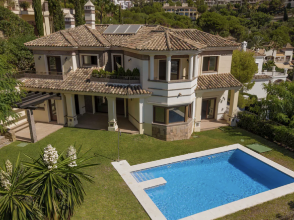 For sale / Villa with Panoramic Views & Resort-Style Living Los Arqueros 🏡, Benahavís / Marbella West 🇪🇸