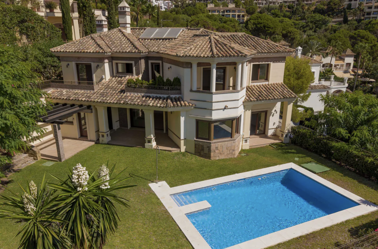 For sale / Villa with Panoramic Views & Resort-Style Living Los Arqueros 🏡, Benahavís / Marbella West 🇪🇸