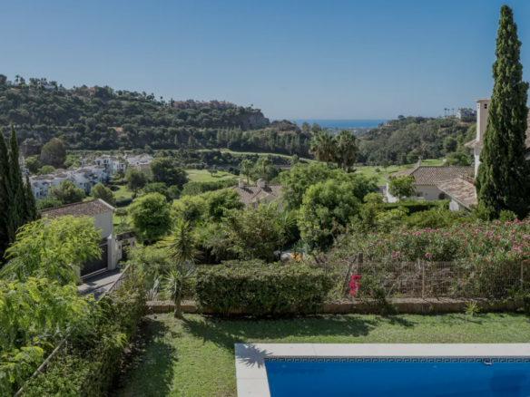 For sale / Villa with Panoramic Views & Resort-Style Living Los Arqueros 🏡, Benahavís / Marbella West 🇪🇸