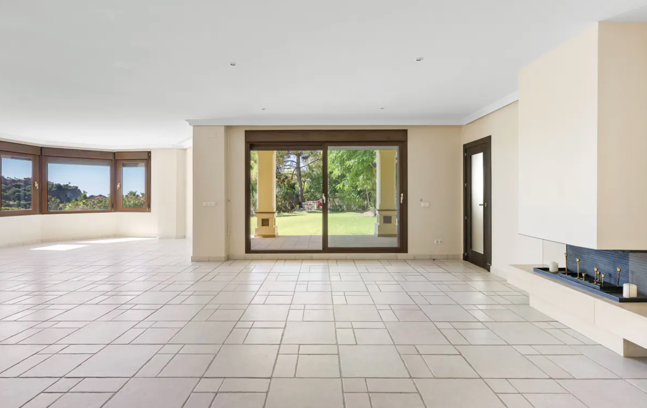 For sale / Villa with Panoramic Views & Resort-Style Living Los Arqueros 🏡, Benahavís / Marbella West 🇪🇸