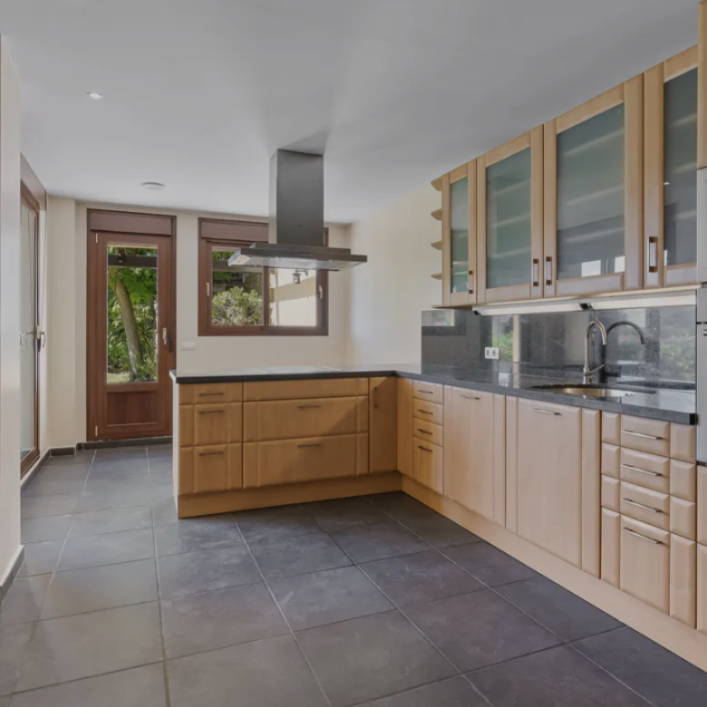 For sale / Villa with Panoramic Views & Resort-Style Living Los Arqueros 🏡, Benahavís / Marbella West 🇪🇸