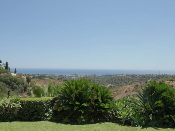 FOR SALE 🇪🇸✨ Villa · Marbella Hill Club · Golden Mile  Gated  – Seaviews 