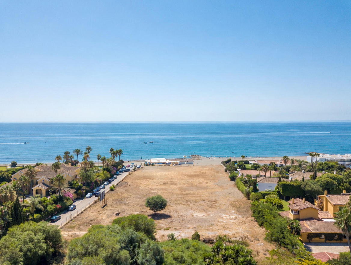 FRONT-LINE BEACH PLOT FOR SALE  West Marbella | San Pedro de Alcántara