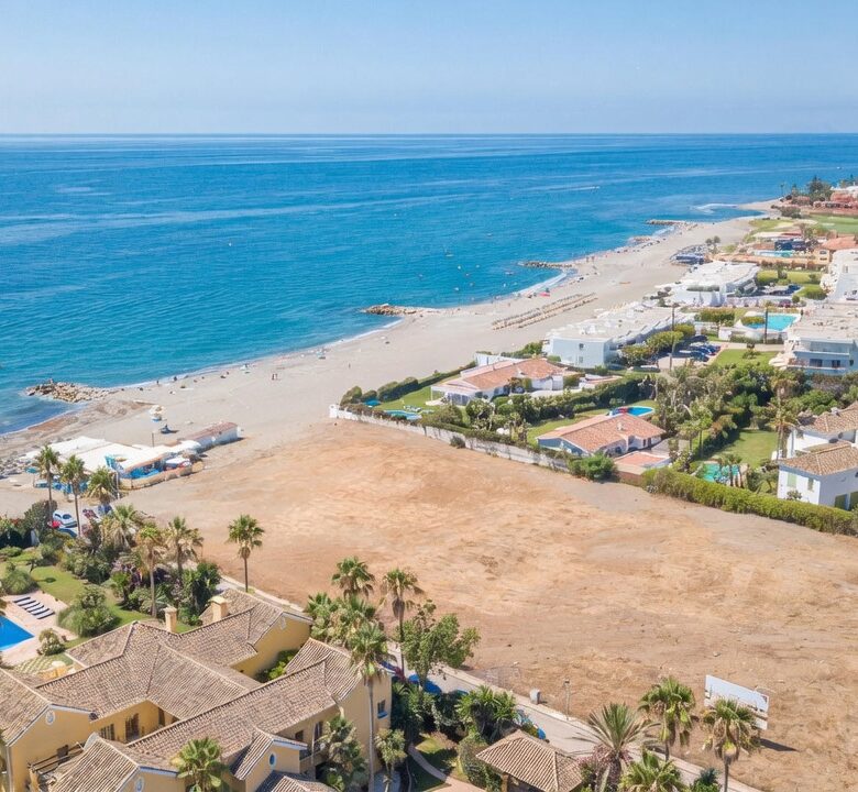 FRONT-LINE BEACH PLOT FOR SALE  West Marbella | San Pedro de Alcántara