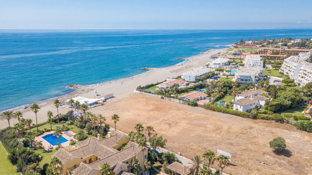 FRONT-LINE BEACH PLOT FOR SALE  West Marbella | San Pedro de Alcántara