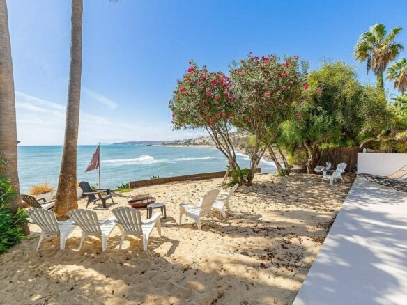 Frontline beach villa with direct sea access Bahia Dorada Estepona