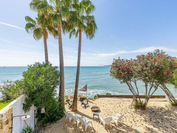 Frontline beach villa with direct sea access Bahia Dorada Estepona