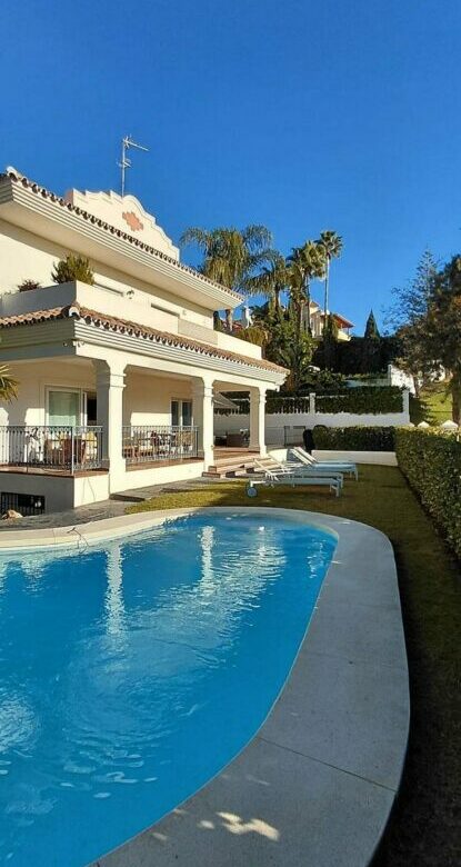 FOR SALE 🏡 South-East Facing Frontline Golf Villa with Pool – Guadalmina Alta, San Pedro de Alcántara 🇪🇸