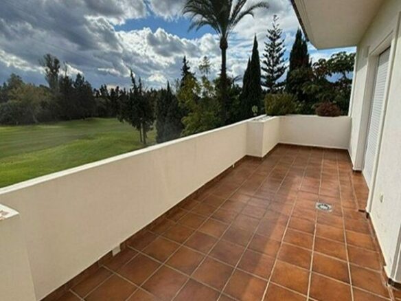 Frontline golf villa with pool in Guadalmina Alta, San Pedro de Alcantara