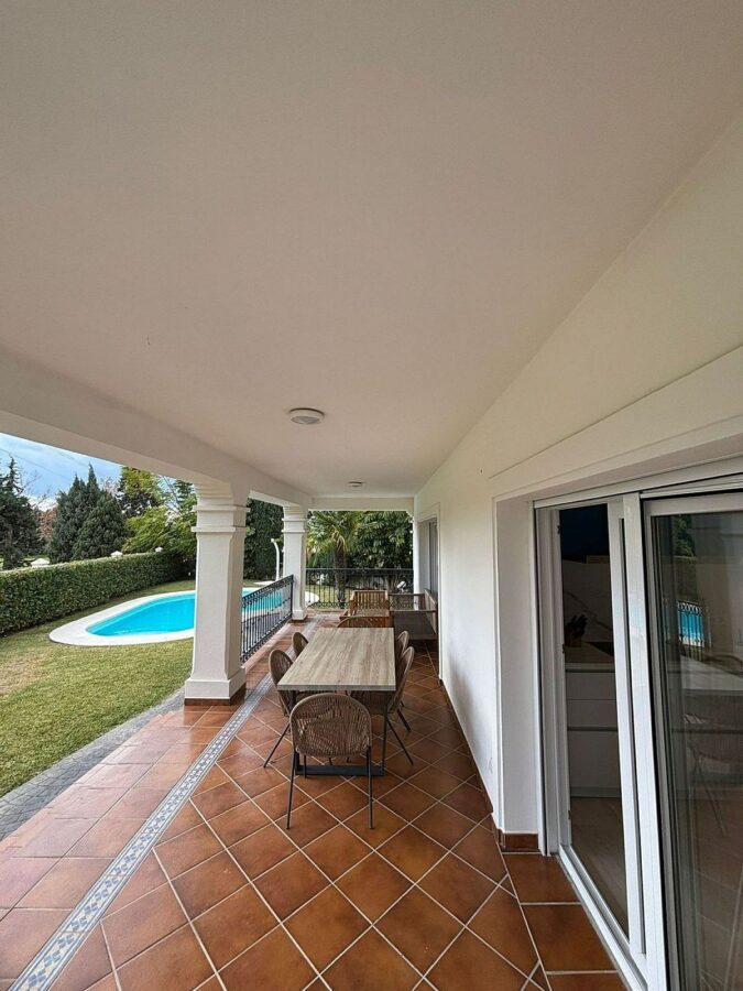 Frontline golf villa with pool in Guadalmina Alta, San Pedro de Alcantara