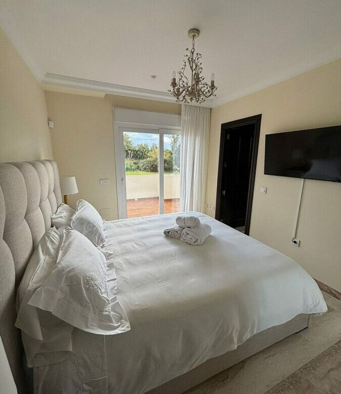 Frontline golf villa with pool in Guadalmina Alta, San Pedro de Alcantara