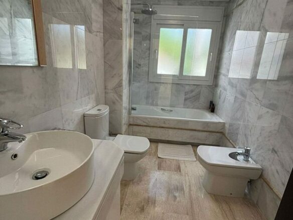 Frontline golf villa with pool in Guadalmina Alta, San Pedro de Alcantara