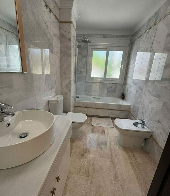 Frontline golf villa with pool in Guadalmina Alta, San Pedro de Alcantara