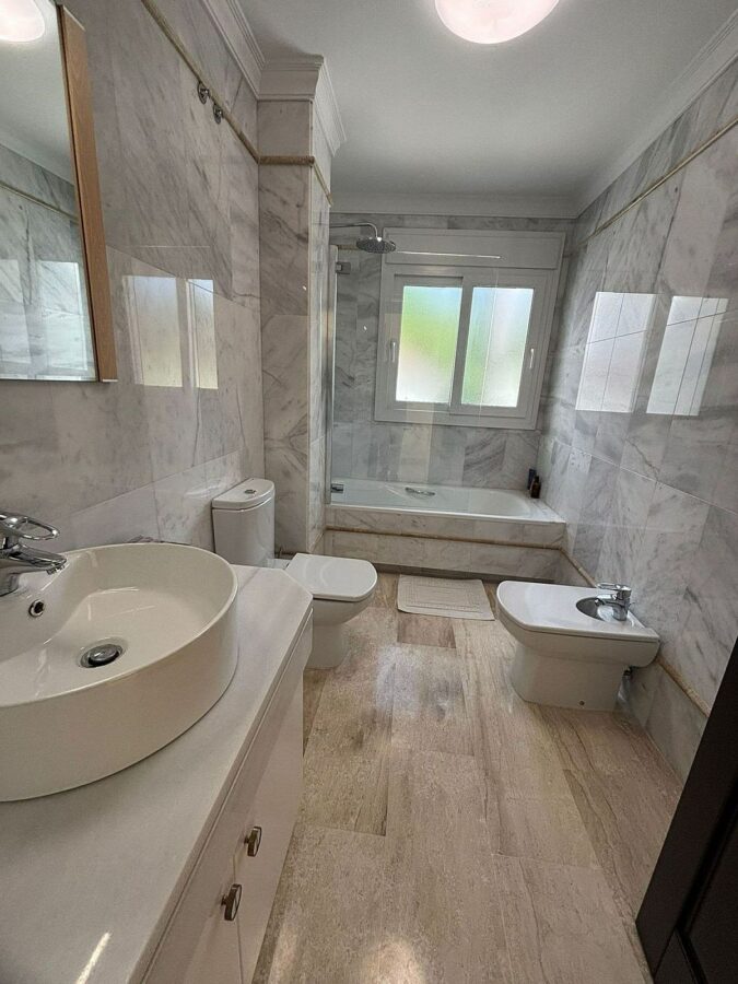 Frontline golf villa with pool in Guadalmina Alta, San Pedro de Alcantara