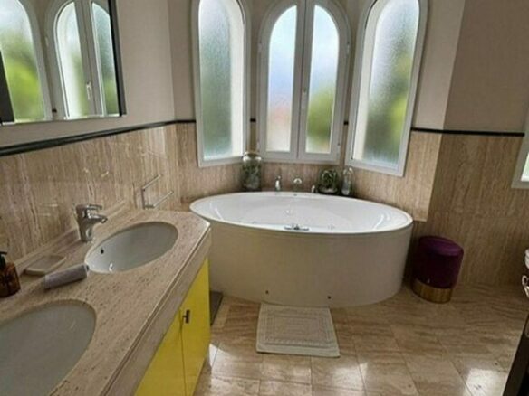 Frontline golf villa with pool in Guadalmina Alta, San Pedro de Alcantara