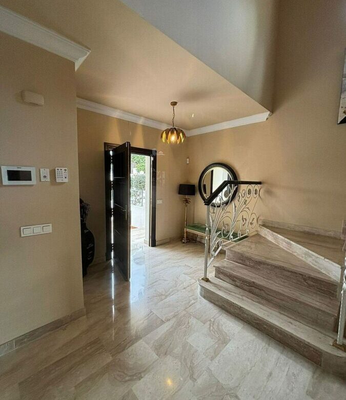 Frontline golf villa with pool in Guadalmina Alta, San Pedro de Alcantara